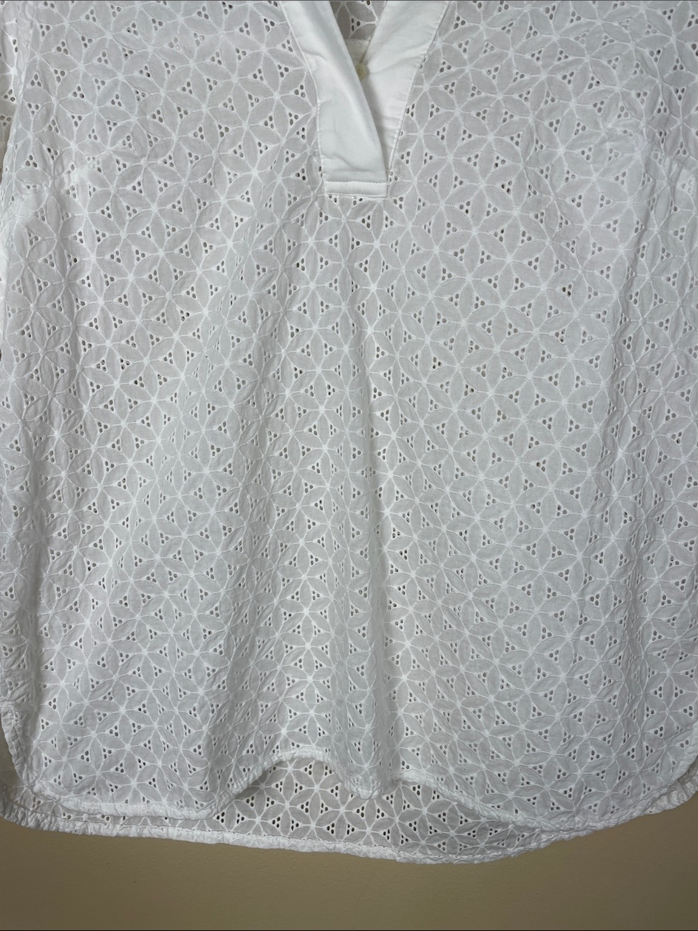 Lands’ End Women’s Floral Eyelet White 7/8 Sleeve Split Neck Tunic Blouse - Picture 3 of 8
